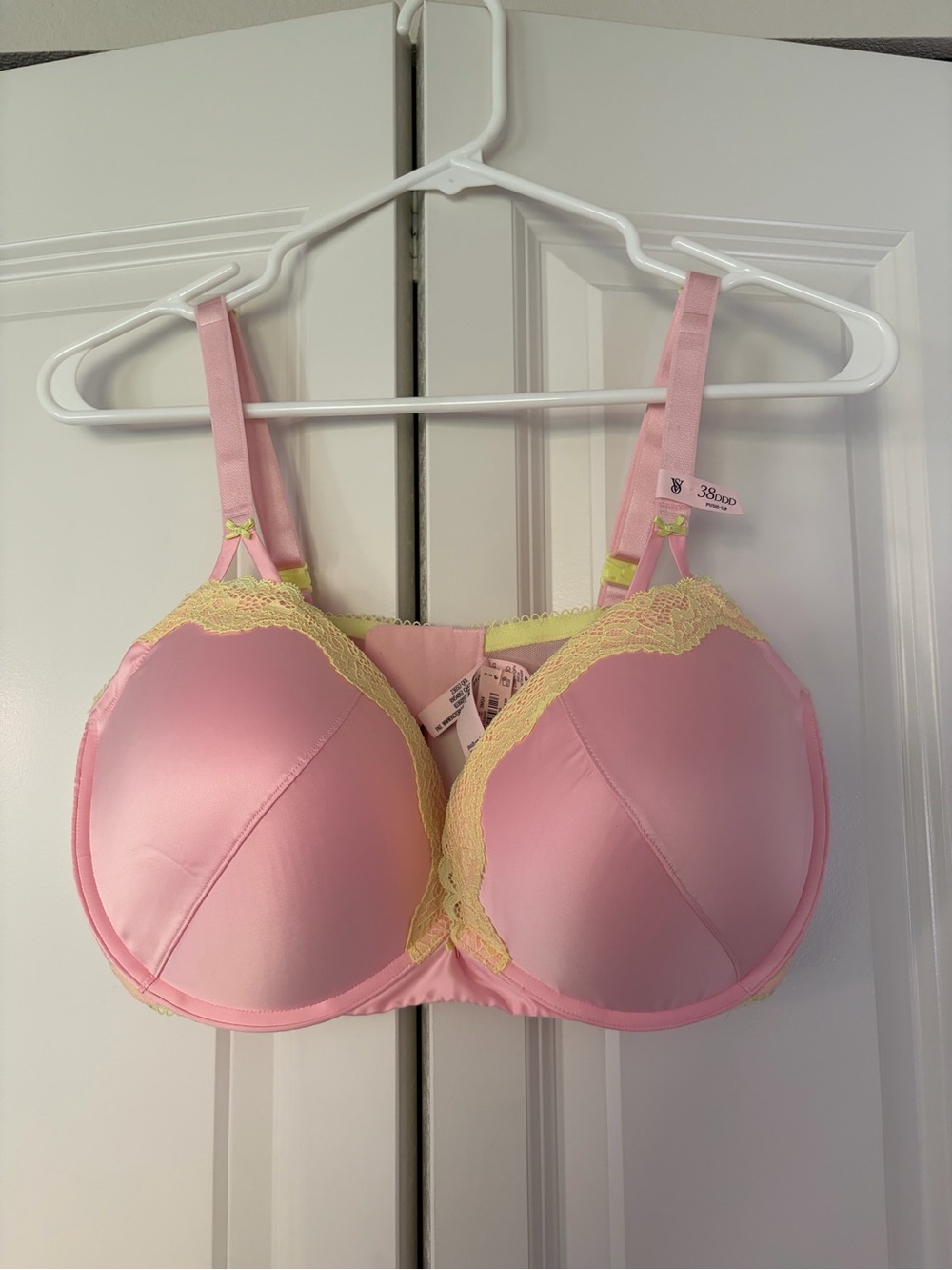 Tease by Victoria’s Secret 38DDD brand new matching bra and panty set.